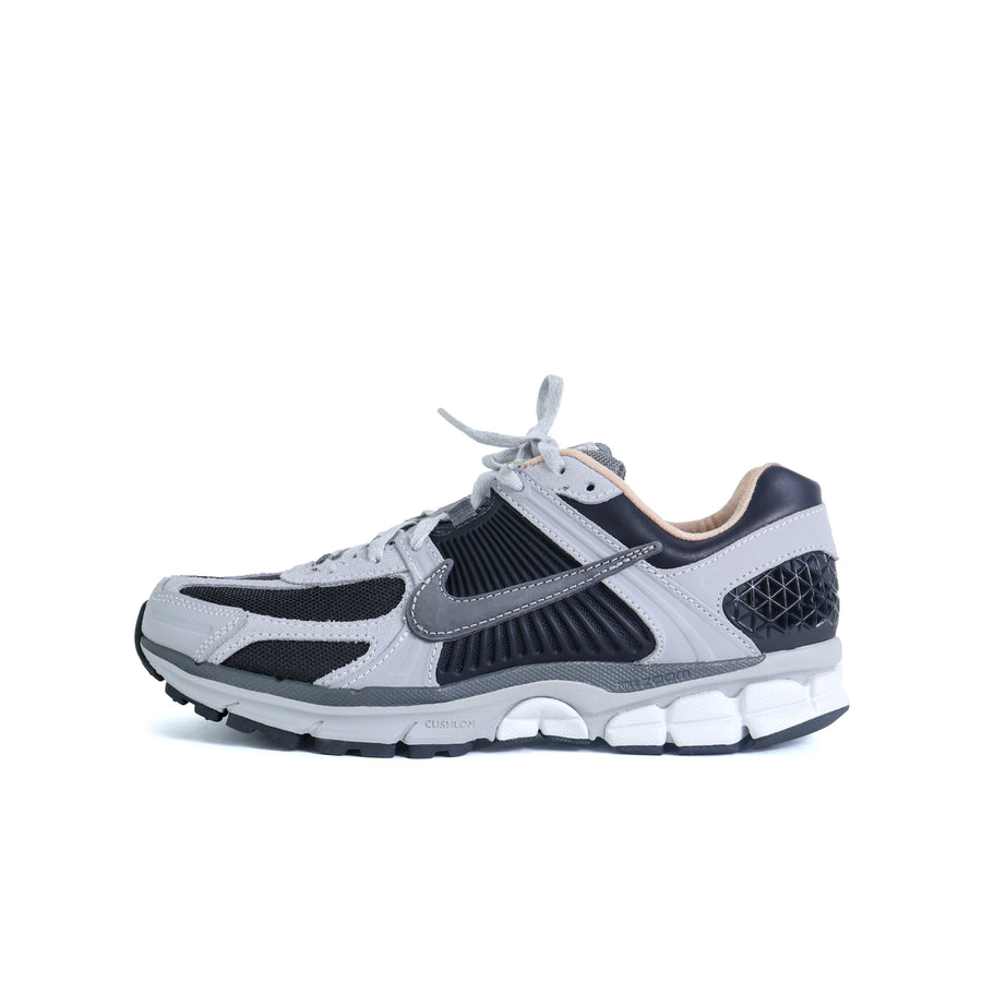 Vomero 5 Dark Smoke Grey Vachetta