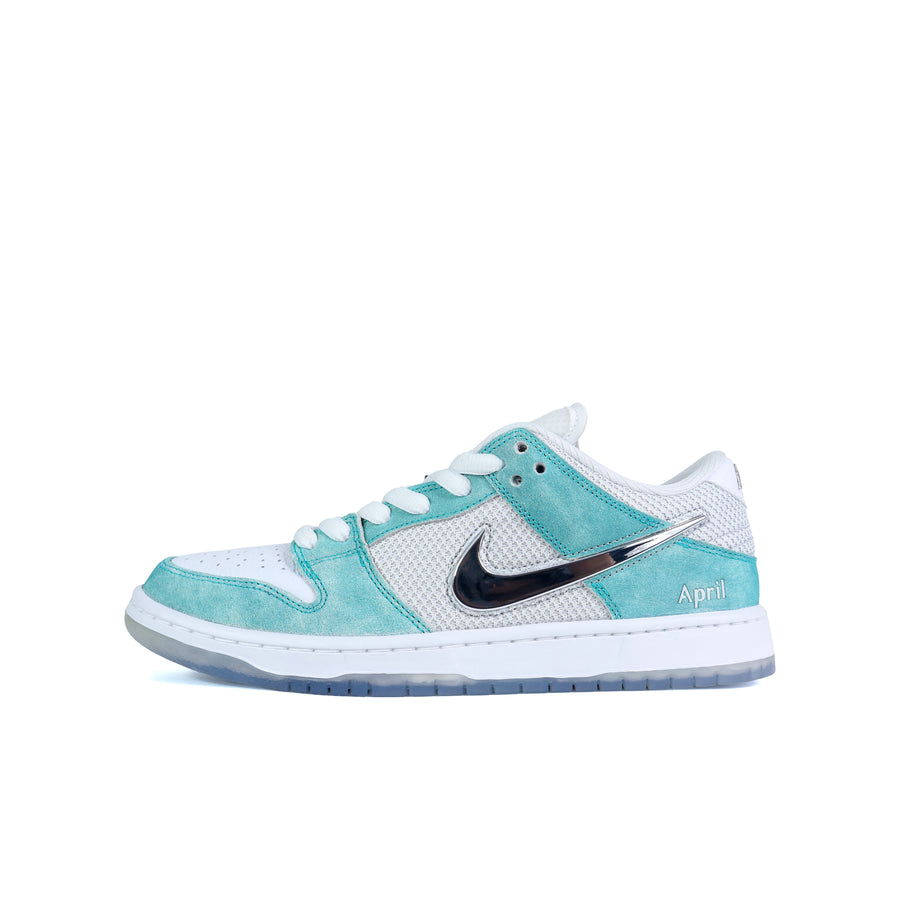 Nike SB Dunk Low April Skatrboards
