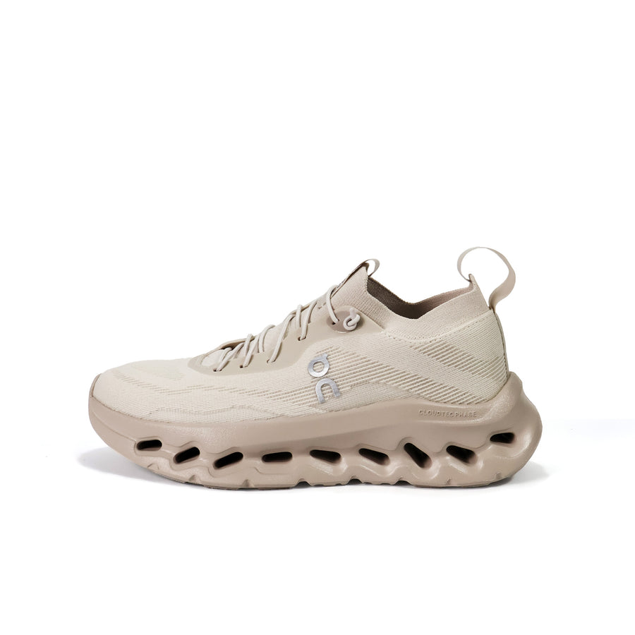 On Running Cloudtilt Loewe Arena Sand Wmns