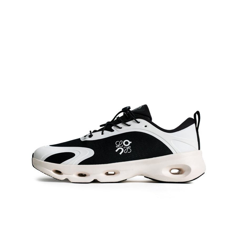 On Running Cloudsolo Loewe Black Eggshell